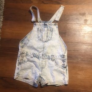 Overall shorts
